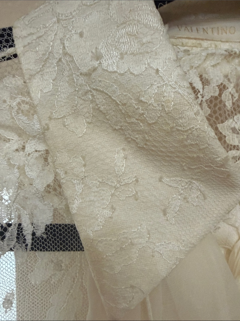 Valentino Cream Lace Floral Blouse - Picture 6 of 11